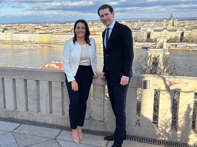 Sebastian Kurz Vermögen, Kinder, Alter, Eltern, Größe, Partner